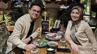 Sahrul Gunawan berharap bisa menikahi Dine sebelum dirinya berangkat pergi haji. Penginnya sebelum saya haji, yang jelas tahun ini, pertengahan tahun ini penginnya, kata Sahrul Gunawan di Transmedia, Jakarta Selatan. Foto: AInstagram Sahrul Gunawan