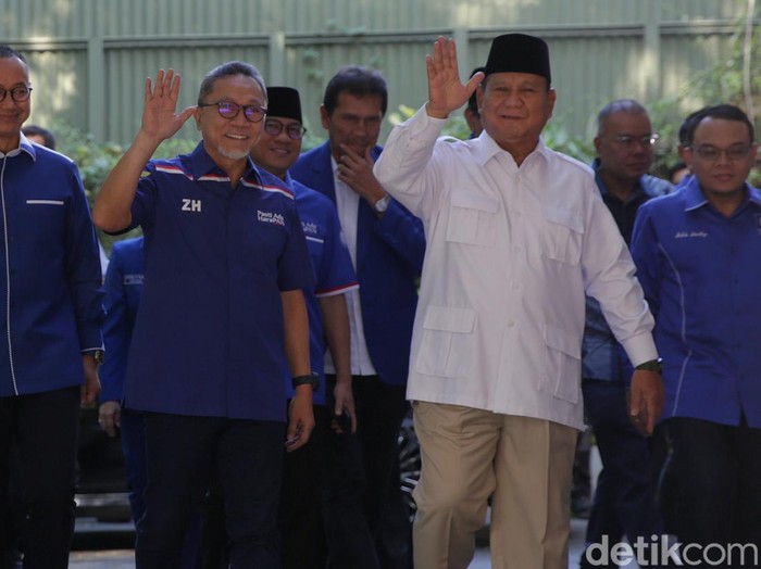 Ketum PAN Zulhas menemui Ketum Gerindra Prabowo Subianto di Jalan Kertanegara, Kebayoran Baru, Jaksel. Zulhas didampingi sejumlah pengurus DPP PAN.