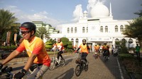 Kegiatan ini diikuti oleh beberapa komunitas sepeda seperti; Skolari Cycling, Bike2Ngonten, Fitamin BIKE, dan Muslim Biker Indonesia yang dihadiri oleh 164 peserta. Kegiatan ini dimulai dari Masjid Al-Azhar dilanjutkan mengelilingi beberapa jalan-jalan di Jakarta Selatan hingga berakhir kembali di Masjid Al-Azhar. Para komunitas juga berhenti untuk memberikan donasi Takjil di Masjid Nurul Hidayah, Kebayoran.