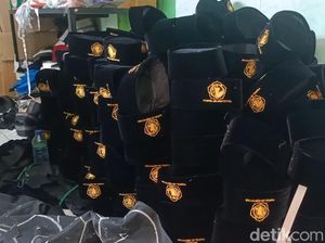 Usaha Songkok di Pesantren Probolinggo Raup Berkah Saat Ramadhan 2023