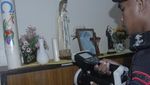 Brimob Polda NTT Sterilisasi Gereja Jelang Misa Malam Paskah
