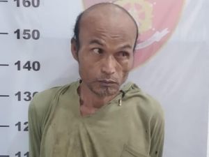 Pria Diduga ODGJ Bacok Tetangga Pakai Parang di Kalsel Ditangkap