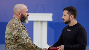 Momen Zelenskiy Berbagi Buka Puasa Bersama Tentara Muslim Ukraina