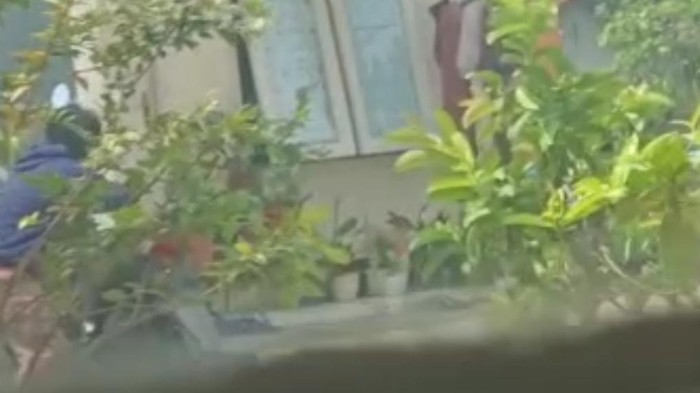 Video aksi pencurian kendaraan bermotor (curanmor) di salah satu perumahan di kawasan Klapanunggal, Kabupaten Bogor, Jawa Barat (Jabar), beredar di WAG