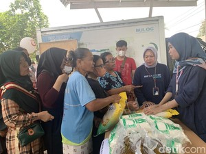 Borong Kebutuhan Lebaran, Pasar Tani Murah di Medan Diserbu Ibu-ibu