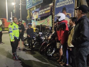 Belasan Motor Balap Liar di Pertigaan Jenggolo Sidoarjo Diamankan Polisi