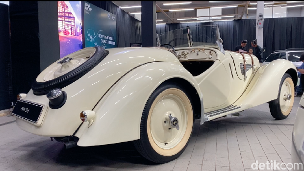 BMW 328