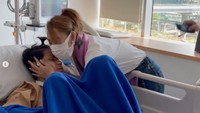 David Ozora pada kesempatan itu juga berbicara dirinya sebentar lagi akan sembuh, Bentar lagi sembuh, ucap David Ozora dan langsung diaminkan oleh semua yang ada di ruangan itu. Foto: dok. Instagram Inul Daratista