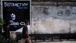 Ekspresi Kehilangan Perempuan dalam Mural Foto Manekin di M Bloc