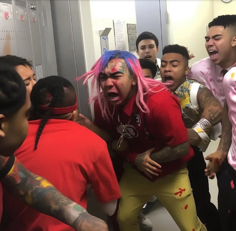 fotoinet Foto AI Selebriti Jadi Orang Biasa