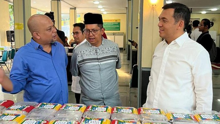 Gelorakan Semangat Kemanusiaan dan Persatuan Ketua IKA Akuntansi Trisakti Boy Nasution terus berupaya menguatkan semangat alumni Trisakti untuk menjunjung tinggi solidaritas dan persatuan.