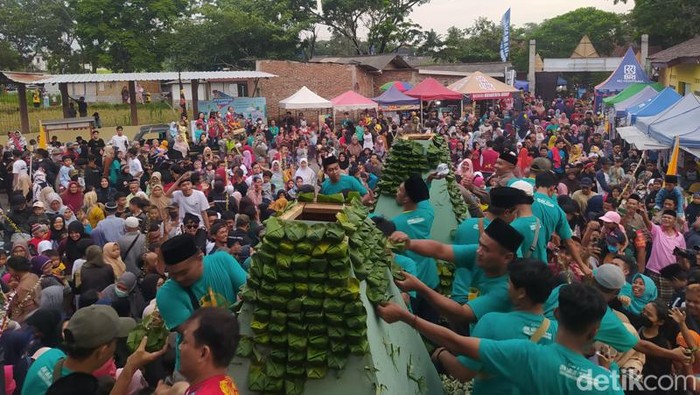 Grebek Jemunak di Gunungpring, Magelang, Minggu (9/4/2023).