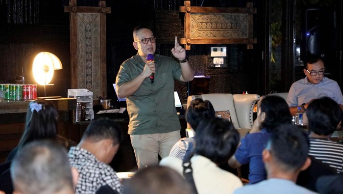 Integrasi IndiHome-Telkom Akan Lahirkan FMC PT Telkom Indonesia akan segera mengintegrasikan layanan IndiHome dengan Telkomsel yang segera rampung pada 1 Juli 2023. Hal itu guna mewujudkan inisiatif Fixed Mobile Convergence (FMC).