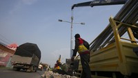 Pemasangan lampu PJU di jalur pantura tersebut untuk meningkatkan kenyamanan para pemudik saat arus mudik mendatang menjelang lebaran tiba. 