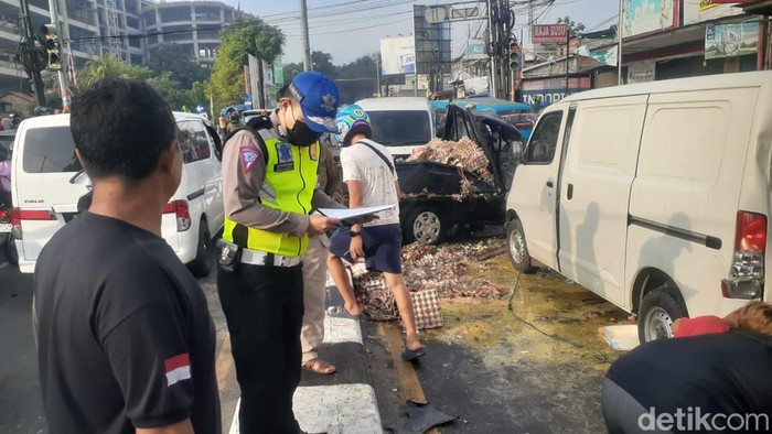 Kecelakaan beruntun di Depok (dok Istimewa)