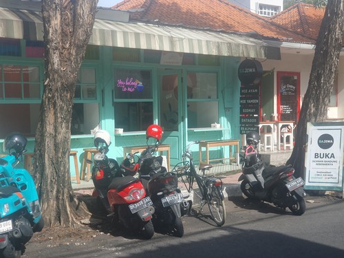 Kedai Sajiwa by bu Cici di Jalan Arjuna No. 20, Dauh Puri Kaja, Denpasar Utara, Bali. (Ronatal Siahaan/detikBali)