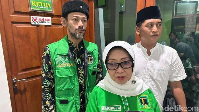 Ketua DPW PPP Jatim Nyai Mundjidah Wahab usai Peringatan Nuzulul Quran di Kantor DPW PPP Jatim.