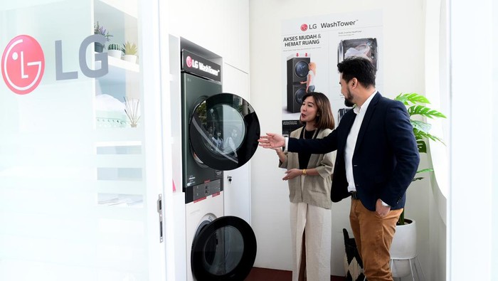 LG Kenalkan Mesin Cuci Bertumpuk Hemat Ruang PT. LG Electronics Indonesia resmi memasarkan produk teranyarnya LG WashTower secara luas bagi pasar dalam negeri.