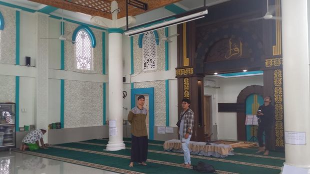 Masjid Kuno Keramat merupakan masjid tertua yang terletak di Jalan Hasanudin Singaraja, Kelurahan Kampung Kajanan, Kecamatan Buleleng, Kabupaten Buleleng, Bali.