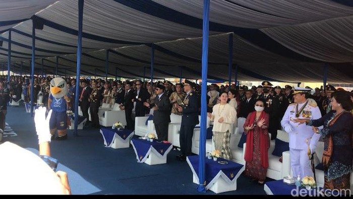 Megawati dan Puan joget bareng saat Ojo Dibandingke diputar (Dwi Rahmawati/detikcom)