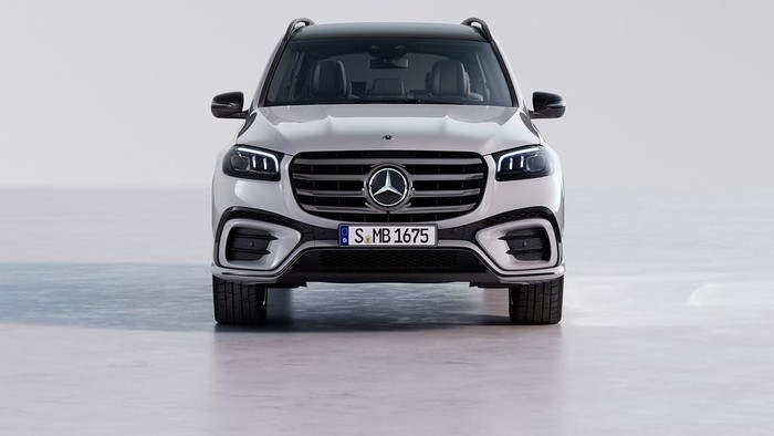 Mercedes-Benz GLS Class model tahun 2024