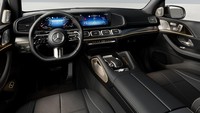 Di GLS terbaru ini, sistem infotainment khas Mercedes-Benz, MBUX pun mendapat pembaruan. Mode Off-Road kini dimasukkan dalam sistem dan fitur ini memungkinkan pengendara untuk melihat detail gradien, kemiringan lateral, kompass, hingga sudut kemiringan setir. Foto: Mercedes-Benz AG/Mercedes-Benz AG Communications