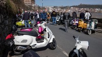Mereka bergabung dalam komunitas reli skuter Scarborough Easter National.