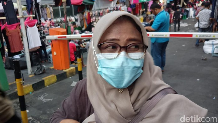Pengunjung Pasar Tanah Abang (Adrial Akbar/detikcom)