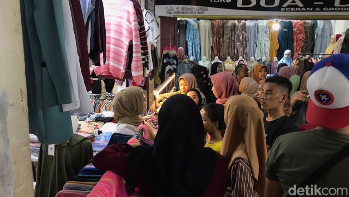 Pengunjung serbu Pasar Butung, Makassar. Ahmad Al Qadri/detikSulsel