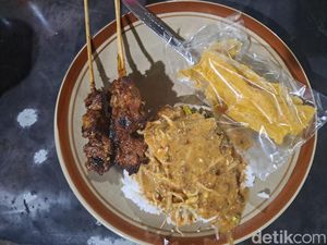 Nikmatnya Sate Kampret yang Legendaris di Jombang, Nyam-nyam!