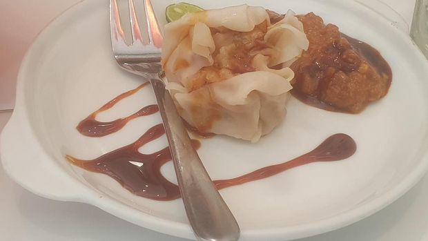 Siomay di Sajiwa by bu Cici. (Ronatal Siahaan/detikBali)