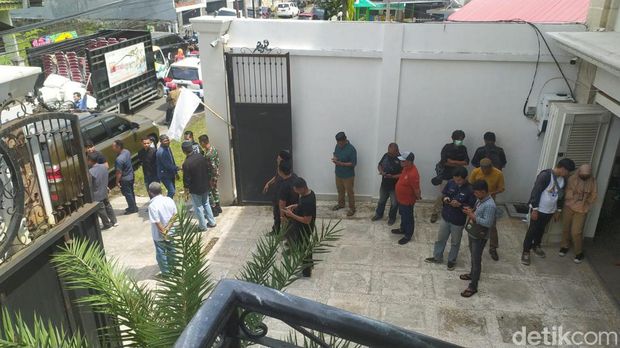 Suasana rumah duka Muhammad Rapsel Ali di Makassar.