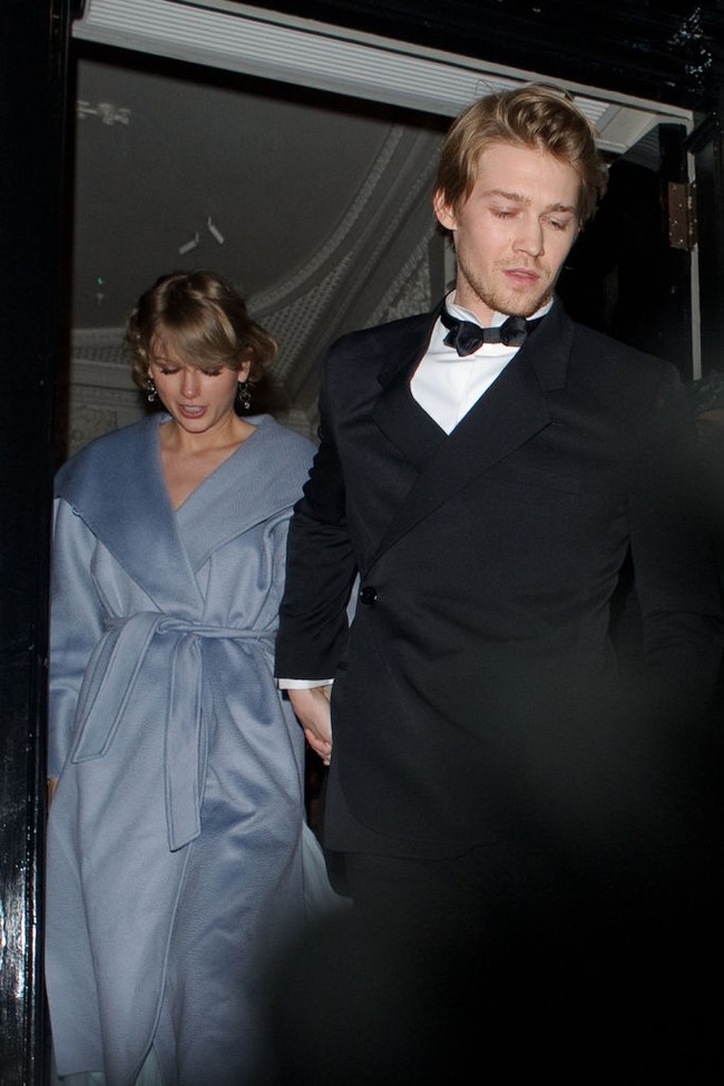 Di 2019, keduanya tampil bersama di acara after party BAFTA. Ini menjadi penampilan perdana Taylor dan Joe di acara formal. Foto: dok. Getty Images