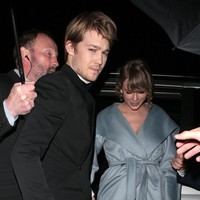 Taylor mendedikasikan hubungannya dengan Joe lewat lagu London Boy pada 2019 lalu. Joe sendiri adalah aktor asal London, Inggris. Foto: dok. Getty Images