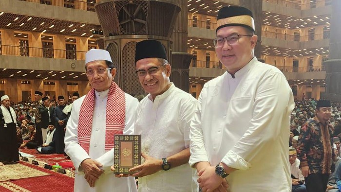 Wakaf 1.000 Mushaf Al-Quran
