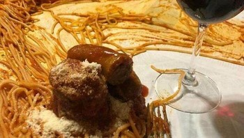 Mana piring untuk spaghetti? Foto: luruskanmd via Bored Panda