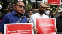 Selain mantan pimpinan KPK, aksi tolak #KPKDikorupsi juga diikuti oleh Denny Indrayana.