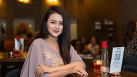 Adelia Zizi mengutarakan sebuah doa di bulan yang penuh rahmat. Ia meminta sebuah jodoh. (Foto: dok Instagram)