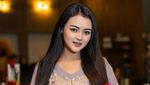 5 Potret Adelia Zizi yang Rindu Rebutan Gorengan Saat Bukber Keluarga