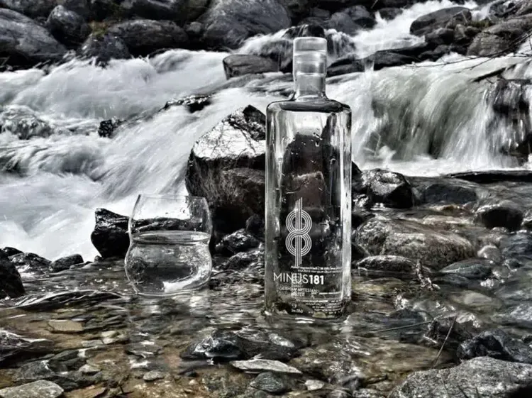 Mahal! Air Mineral Sultan Ini Ada yang Harganya Rp 1,5 M per Botol