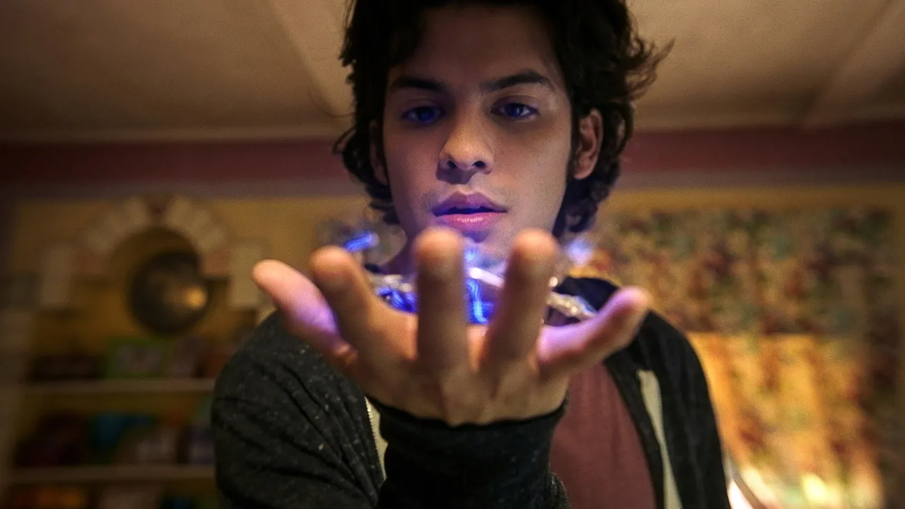 Adegan dalam trailer Blue Beetle.