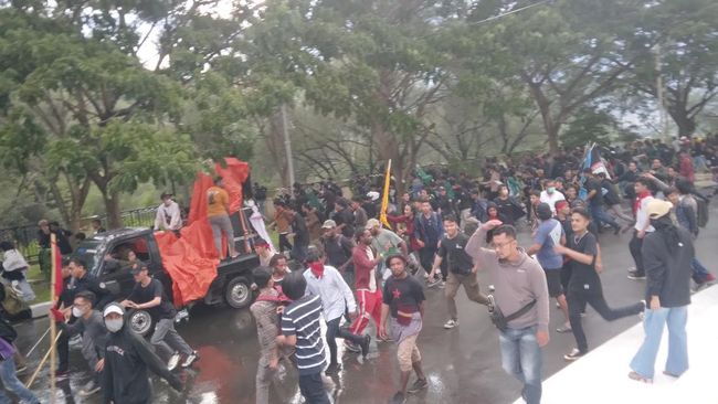 Demo UU Cipta Kerja di Gorontalo ricuh.