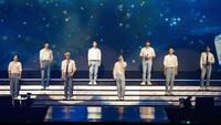 Mereka membawakan lagu-lagu hits seperti Growl, Love Me Right, hingga Angel. Foto: (dok. SM Entertainment)