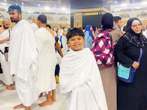 Masyaallah! 5 Momen Farel Prayoga Umrah di Bulan Ramadan
