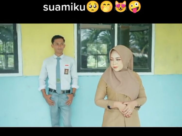 7 Potret Pasangan Viral Muridku Ternyata Calon Suamiku di Lampung