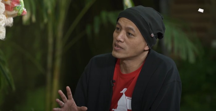 Gus Fuad Plered saat memberi tausiyah mengenai Nuzulul Quran.
