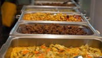 Tampak menu santap makan yang akan kami nikmati selepas salat maghrib berjamaah.