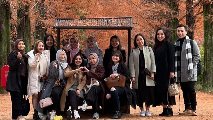 Ilustrasi Backpacker Korea
