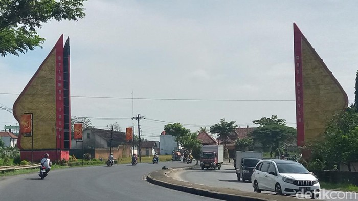 Jalan Yogya-Solo perbatasan tiga kabupaten di Desa Tegalgondo, Kecamatan Wonosari, Klaten bakal menjadi tumpuan arus mudik arah Yogyakarta. Diunggah Senin (10/4/2023).