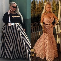 Sejak peristiwa di pesawat itu, wanita berusia 38 tahun ini  bertekad tidak ingin berat badan mengontrol dirinya dan mulai memperbaiki pola makan. Selama dua tahun dia membatasi porsi makan dengan hanya mengonsumsi 120 gram protein, 30 gram karbohidrat dan gula tak lebih dari 20 gram per hari. Kayla juga memperbanyak minum ai putih. Foto: Instagram/@wls_barbie